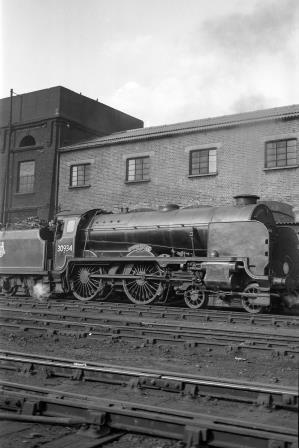 BR(S) Schools class 30934 'St. Lawrence' at Bricklayers Arms Shed, Greater London on Saturday 19 Apr 1952 - J.H.W. Kent [153342]