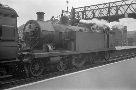 BR(M) 3P class 41941 at Barking Station, Greater London with a Tilbury Riverside - Fenchurch Street service on Saturday 10 May 1952 - J.H.W. Kent [153382]