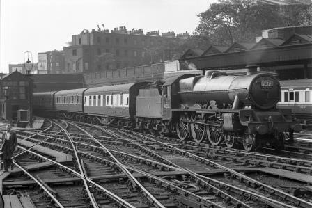 BR(M) Jubilee class 45553 'Canada' at Euston Station, Greater London on Saturday 28 Jun 1952 - J.H.W. Kent [153439]