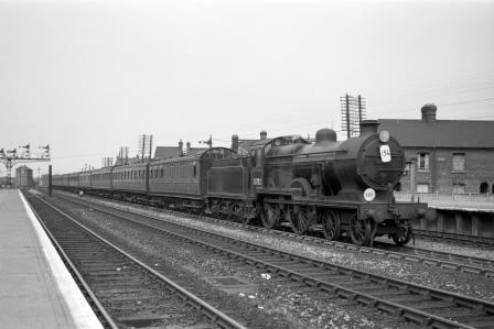 BR(S) L1 class 31782 at Tonbridge Station, Kent with a Charing Cross - Kent Coast service on Saturday 26 Jul 1952 - J.H.W. Kent [153490]