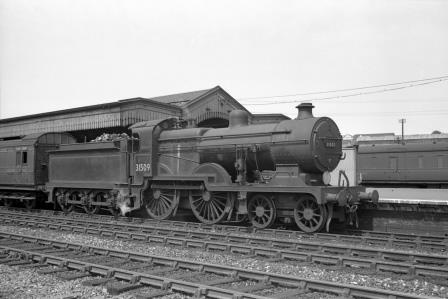 BR(S) D1 class 31509 at Ashford Station, Kent with a down local service on Saturday 26 Jul 1952 - J.H.W. Kent [153494]