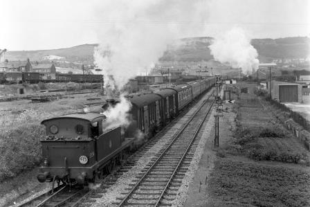 BR(S) R1 class 31154 approaching Folkestone Junction, Kent with a Folkestone Harbour - Victoria service on Friday 28 May 1954 - J.H.W. Kent [154453]