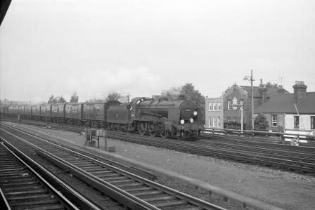BR(S) U class 31800 at Woking, Surrey circa 1959 - D. Esau [155018]