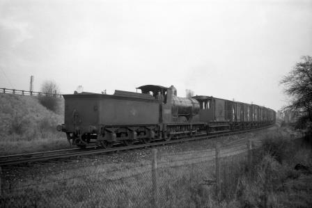BR(S) Class 700 30689 at New Malden, Greater London with a down Christmas parcels service on Wednesday 21 Dec 1960 - D. Esau [155324]