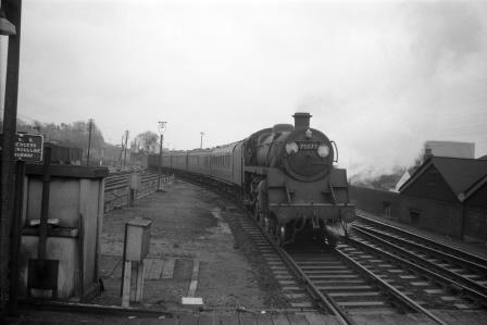 BR Std 4MT class 75077 at Basingstoke, Hampshire with a Reading General - Basingstoke service on Saturday 10 Dec 1960 - D. Esau [155389]