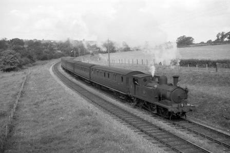 BR(S) O2 class W35 'Freshwater' at Smallbrook Junction, Isle of Wight with a Ryde Pier Head - Ventnor service on Monday 05 Sep 1960 - D. Esau [155496]