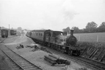 BR(S) 0415 class 30583 at Combpyne Station, Devon with an Axminster - Lyme Regis service on Sunday 05 Jun 1960 - D. Esau [155755]