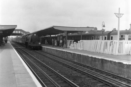 BR(S) King Arthur class 30768 'Sir Balin' at Sittingbourne Station, Kent with the down "Kentish Belle" circa 1959 - D. Esau [155802]