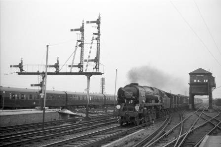 BR(S) West Country class 34100 'Appledore' at Paddock Wood Station, Kent with the up "Golden Arrow" on Saturday 03 Jun 1961 - D. Esau [155863]