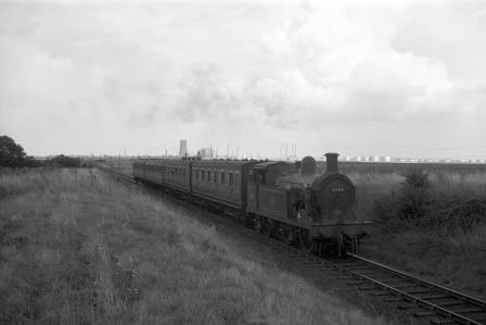 BR(S) H class 31193 near Stoke Junction, Kent with an Allhallows - Gravesend service on Bank Holiday Monday 01 Aug 1960 - D. Esau [155898]