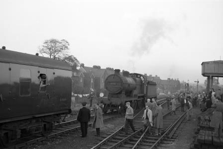 BR(S) D1 class 31739 at Westerham, Kent with a Train from Dunton Green on Saturday 28 Oct 1961 - D. Esau [155975]