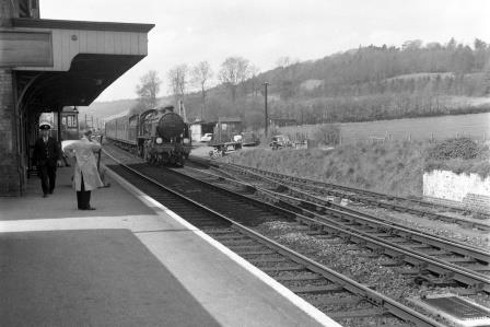 BR(S) U class 31630 at Dorking Town Station, Surrey with a Reading to Redhill service circa 1959-1960 - D. Esau [156014]