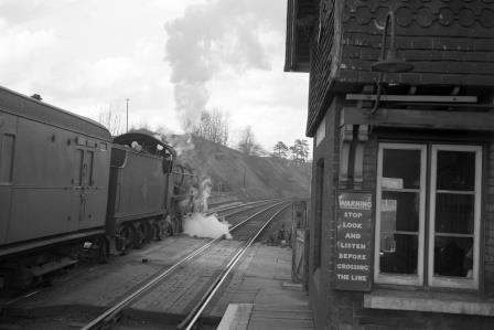BR(S) N class 31817 at Betchworth Station, Surrey with a Reading to Redhill service on Saturday 31 Mar 1962 - D. Esau [156074]