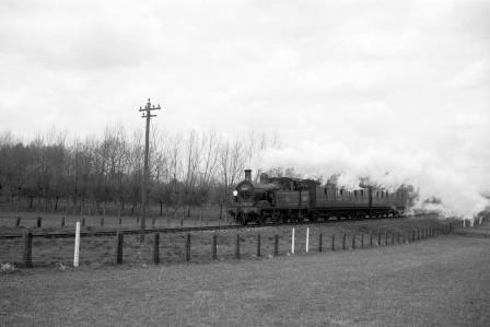 BR(S) H class 31533 near Paddock Wood, Kent with a Paddock Wood - Hawkhurst service on 1959 - 1960 - D. Esau [156193]