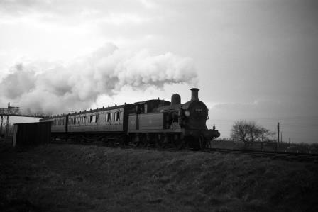 BR(S) H class 31543 at Paddock Wood, Kent with a Paddock Wood - Hawkhurst service on Saturday 18 Mar 1961 - D. Esau [156206]