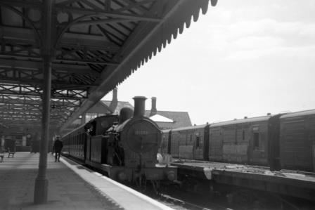 BR(S) H class 31295 at Bexhill West Station, East Sussex with a Train for Crowhurst on Wednesday 12 Jun 1957 - D. Esau [156254]