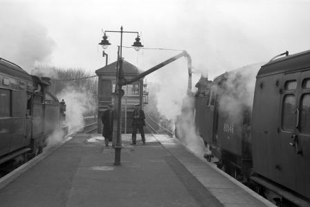 BR(S) H class 31522 & BR Std 4MT class 80146 at Oxted Station, Surrey on Saturday 03 Mar 1962 - D. Esau [156344]