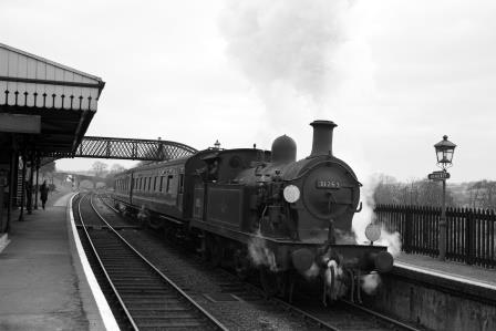 BR(S) H class 31263 at Ashurst Station, Kent with a Tunbridge Wells West - Oxted service on Saturday 23 Mar 1963 - D. Esau [156369]