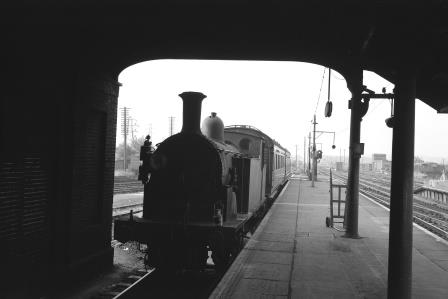 BR(S) M7 class 30055 at Three Bridges Station, West Sussex with a Three Bridges to East Grinstead service on Saturday 15 Jun 1963 - D. Esau [156446]