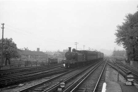 BR(S) E4 class 32469 at Horsham Station, West Sussex with a Train from Brighton on Wednesday 19 Apr 1961 - D. Esau [156515]