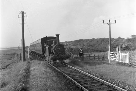 BR(S) Terrier class 32677 at North Hayling Station, Hampshire with a Havant to Hayling Island service circa 1958 - D. Esau [156565]