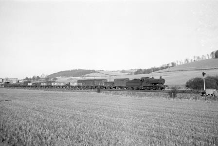 BR(W) 22XX class at Saunderton Bank, Buckinghamshire with an up Freight service on Saturday 31 Dec 1960 - D. Esau [156908]