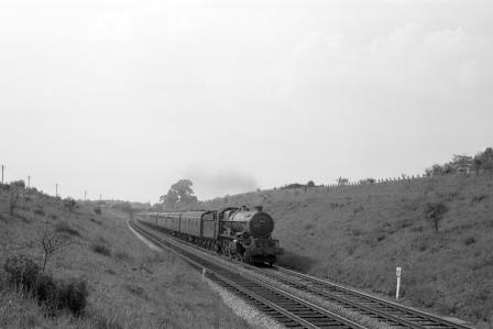 BR(W) King class 6026 'King John' at Dorton Halt, Buckinghamshire with a Birmingham - Paddington service on Saturday 09 Jun 1962 - D. Esau [156988]