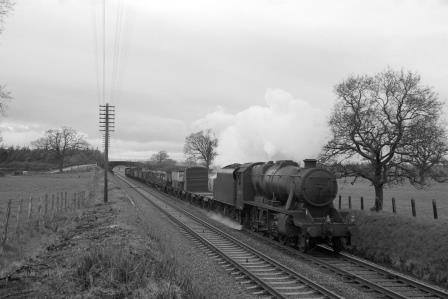 BR(M) 8F class 48408 with a Southbound Freight on Wednesday 14 Apr 1965 - D. Esau [157049]