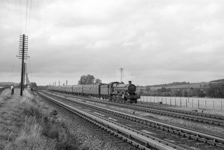 BR(W) Hall class at Goring Troughs, Oxfordshire with a Southbound on Saturday 26 Aug 1961 - D. Esau [157071]
