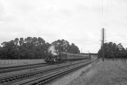 BR(W) Modified Hall class 6961 'Stedham Hall' at Goring Troughs, Oxfordshire with a Northbound service on Saturday 26 Aug 1961 - D. Esau [157074]