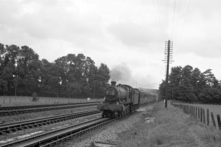 BR(W) Hall class at Goring Troughs, Oxfordshire with a down Express service on Saturday 26 Aug 1961 - D. Esau [157077]