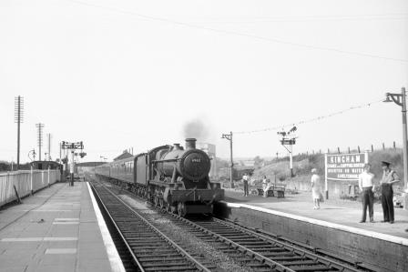 BR(W) Modified Hall class 6962 'Soughton Hall' at Kingham Station, Oxfordshire with a Paddington service on Saturday 24 Jun 1961 - D. Esau [157112]