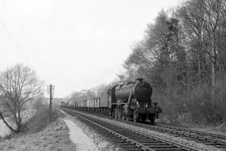 BR(M) 8F class 48418 at Combe Halt, Berkshire with an up Freight service on Saturday 06 Apr 1963 - D. Esau [157160]