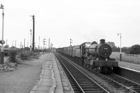BR(W) Hall class 4950 'Patshull Hall' at Honeybourne Station, Worcestershire with a Freight from Worcester on Wednesday 28 Aug 1963 - D. Esau [157178]