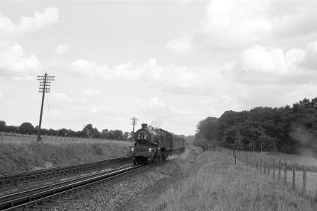 BR(W) Castle class at Aldermaston troughs, Berkshire with a down Race Special service on Saturday 18 Aug 1962 - D. Esau [157264]