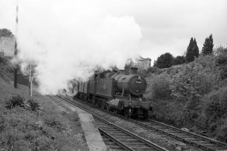 BR(W) 7200 class 7221 at Brimscombe Bridge Halt, Gloucestershire with a Freight to Gloucester on Saturday 19 May 1962 - D. Esau [157281]