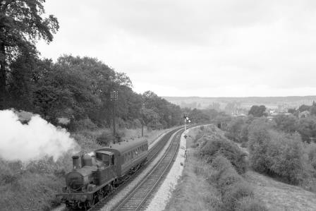 BR(W) 1400 class 1472 at Bowbridge Crossing Halt, Gloucestershire with a Local for Gloucester on Wednesday 21 Aug 1963 - D. Esau [157307]