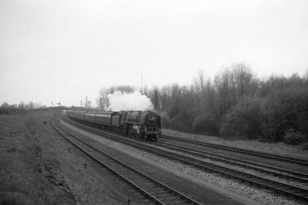 BR(W) Britannia class at Wooferton Junction, Suffolk with a Northbound Express on Saturday 08 Apr 1961 - D. Esau [157353]