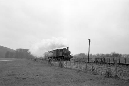 BR(W) 1400 class 1445 near Marlow, Buckinghamshire with a service to Bourne End on Saturday 20 Jan 1962 - D. Esau [157383]