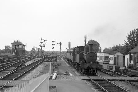 BR(W) 1400 class at Princes Risborough Station, Buckinghamshire with a service from Aylesbury on Wednesday 13 Jun 1962 - D. Esau [157419]