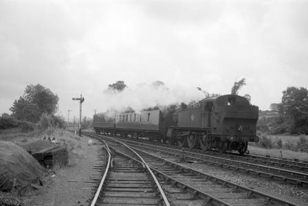 BR(W) 5100 class at Wheatley, Oxfordshire with a service to Oxford on Saturday 30 Jul 1960 - D. Esau [157422]