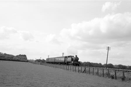 BR(W) 6100 class 6144 near Bledlow, Buckinghamshire with a service to Princes Risborough on Saturday 25 Aug 1962 - D. Esau [157434]