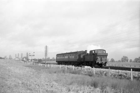 BR(W) 1400 class 1444 at Radley, Oxfordshire with a service to Abingdon on Saturday 11 Feb 1961 - D. Esau [157493]