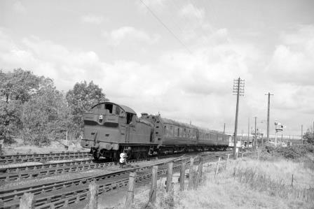 BR(W) 5600 class 6622 at Glyn Neath, Powys with a Pontypool to Neath on Thursday 22 Aug 1963 - D. Esau [157740]