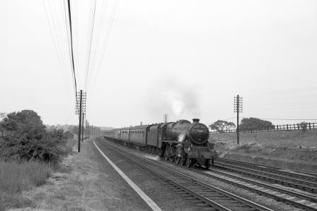 BR(M) 5MT class 45429 near Leighton Buzzard, Bedfordshire with a Northbound service circa 1962 - D. Esau [157795]