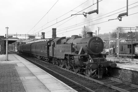 BR(M) 4P class 42099 at Tring Station, Hertfordshire with an up Local service on Thursday 26 Mar 1964 - D. Esau [157804]