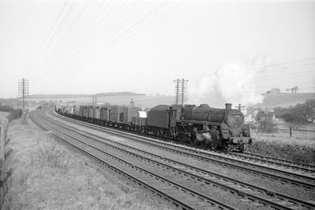 BR Std 5MT class 73143 near Luton, Bedfordshire with an up Mixed Freight service on Saturday 04 Feb 1961 - D. Esau [157865]