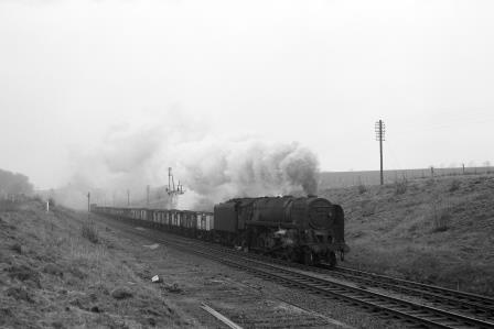 BR 9F class 92090 with a Southbound Mineral on Saturday 19 Jun 1965 - D. Esau [157940]