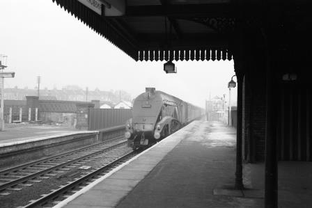 BR(E) A4 class 60008 'Dwight D Eisenhower' at Finsbury Park Station, Greater London with a down Express service on Thursday 28 Dec 1961 - D. Esau [158198]
