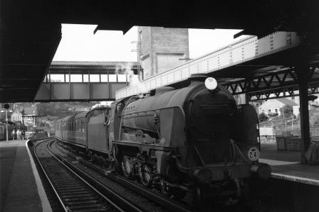 BR(S) Schools class 30922 'Marlborough' at Hastings Station, East Sussex with a Charing Cross - Hastings service arriving on Saturday 25 Jul 1959 - J.H.W. Kent [200388]